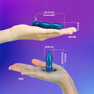 7_Dimensions_information_and_toy_held_in_hand_butt_plug_set_RO.jpg